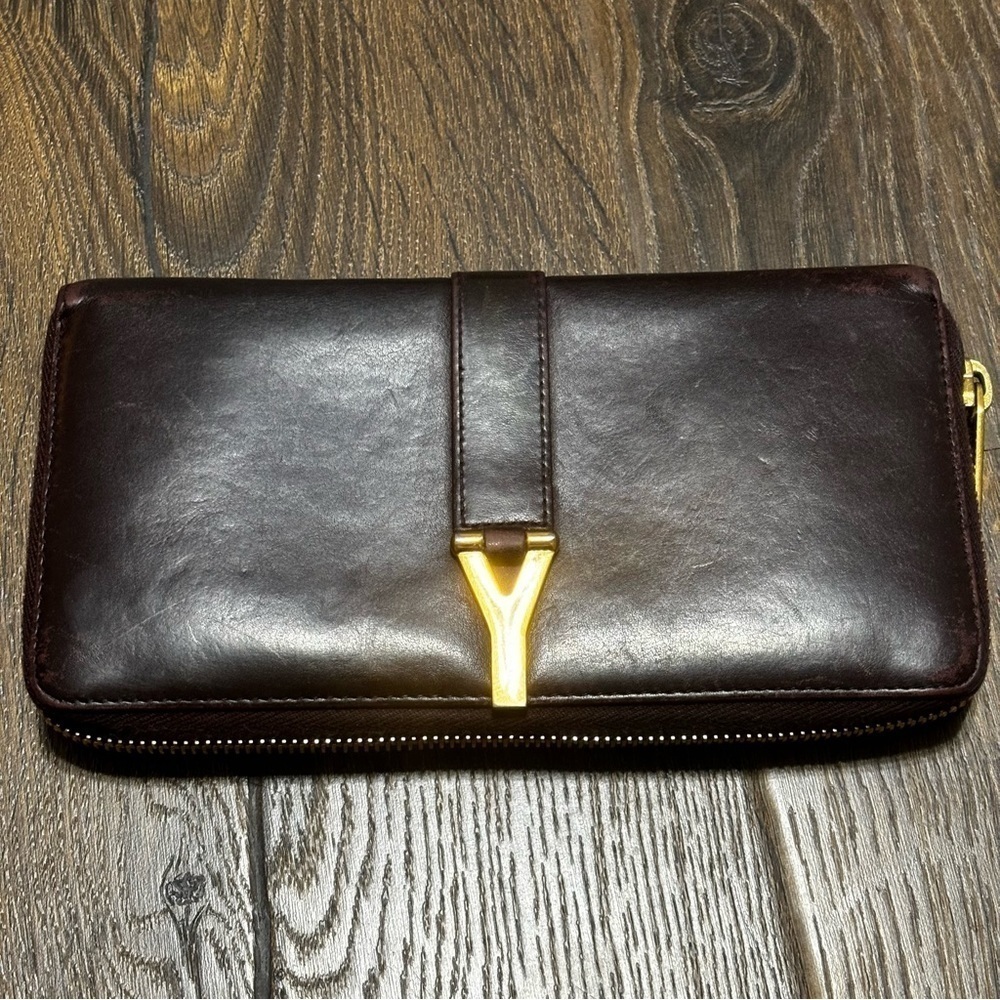 Saint Laurent Leather Continental
Wallet - Burgundy Wallet - Picture 3 of 16